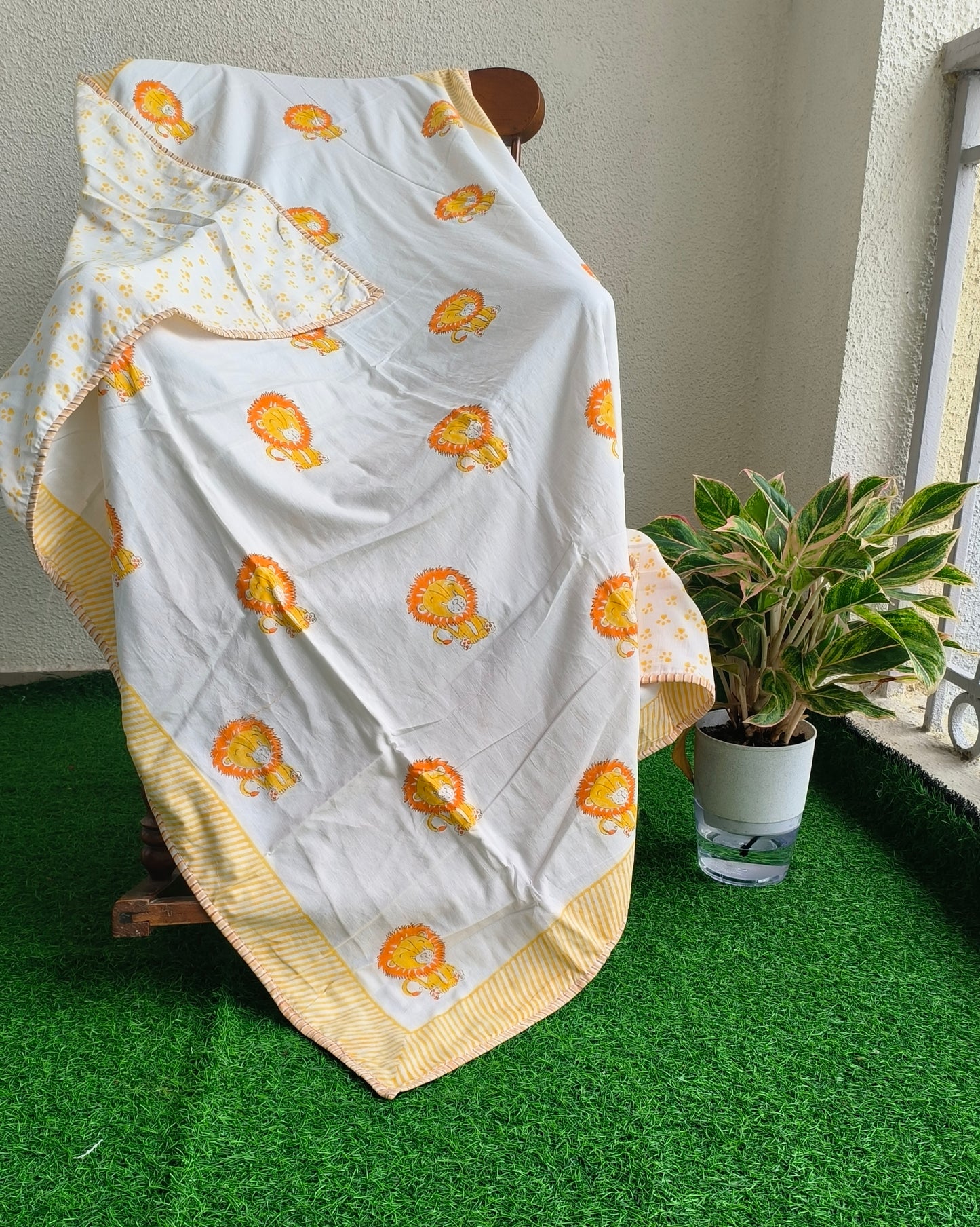 Adorable Lion Print Kids' Dohar – Soft & Cozy