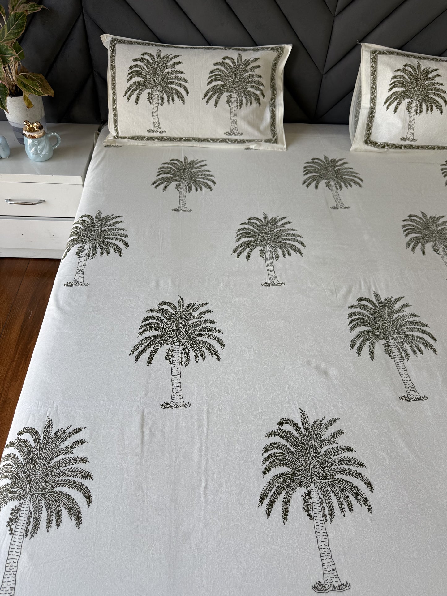 Palm Vibes Print