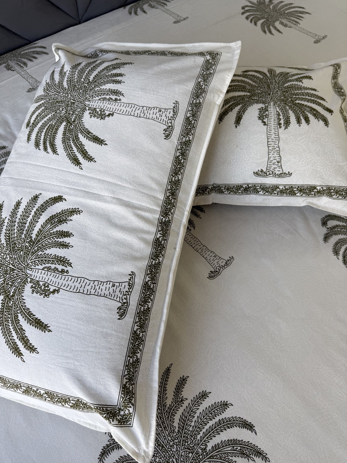 Palm Vibes Print